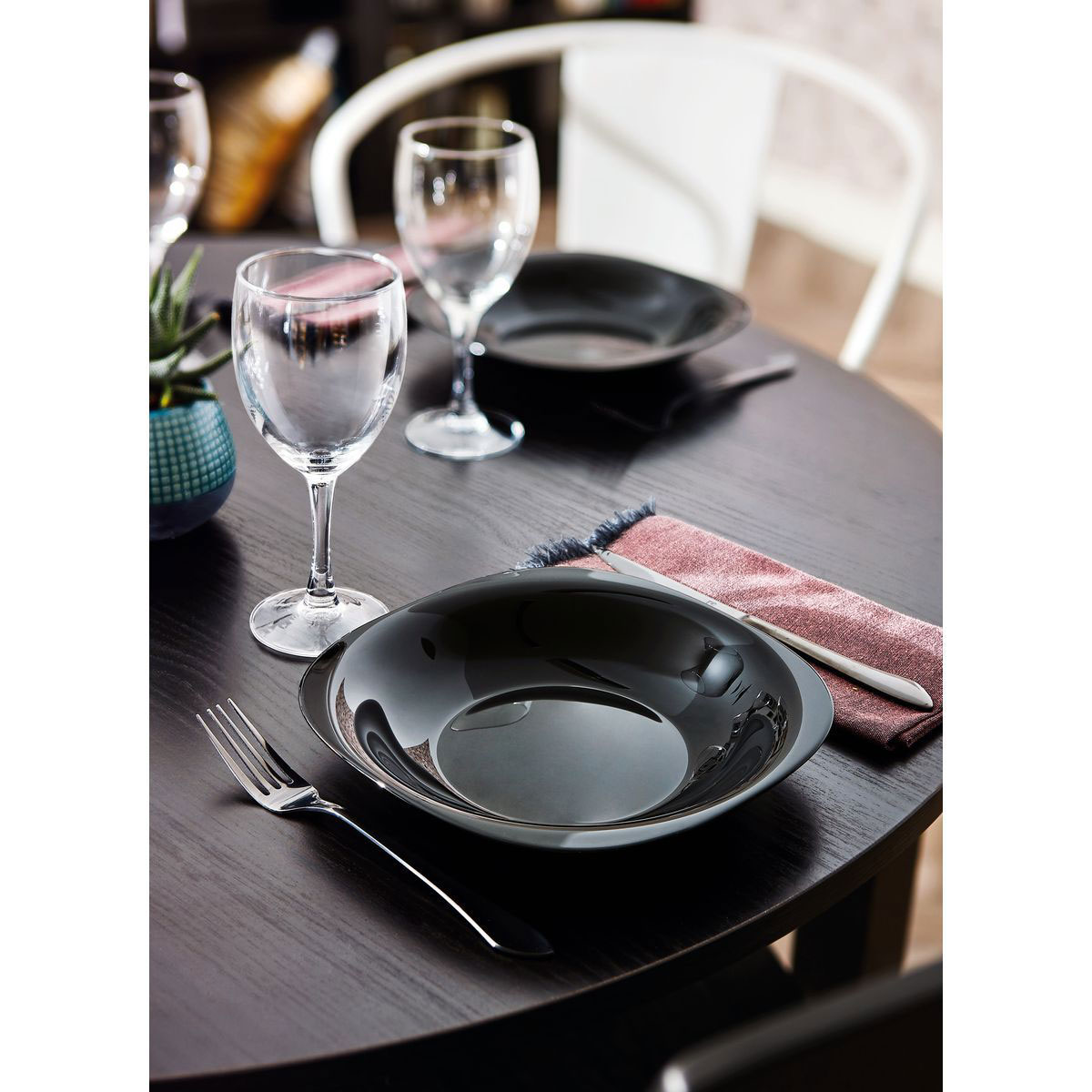 LUMINARC CARINE SOUP PLATE 21CM BLACK