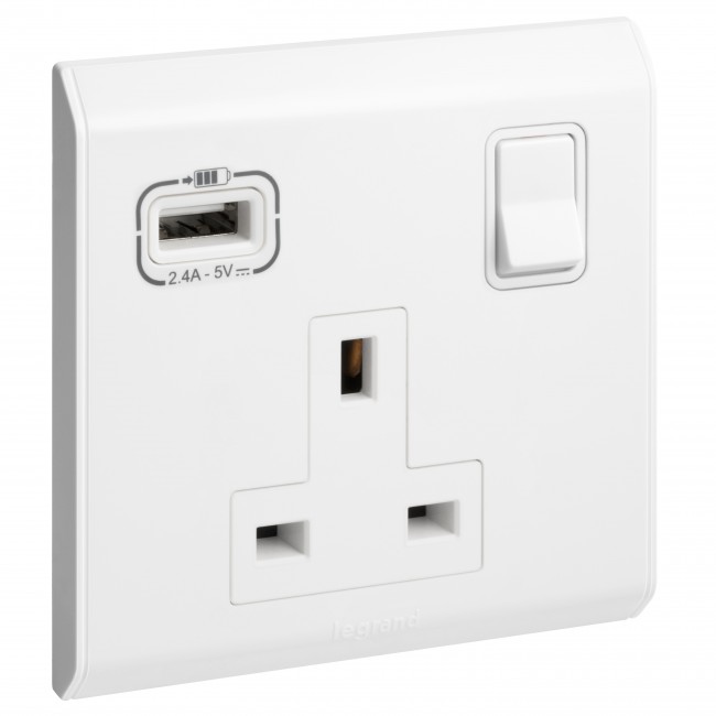 LEGRAND 617658 BELANKO S 13A 1GANG  SOCKET + USB