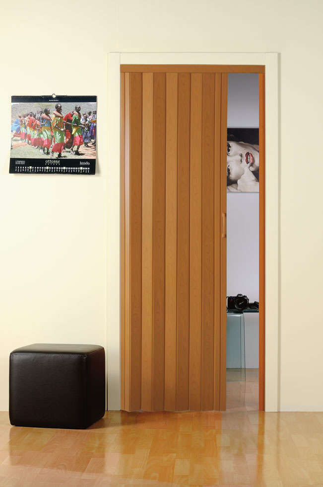 ATRIUM FOLDING DOOR 82 X 210CM WALNUT