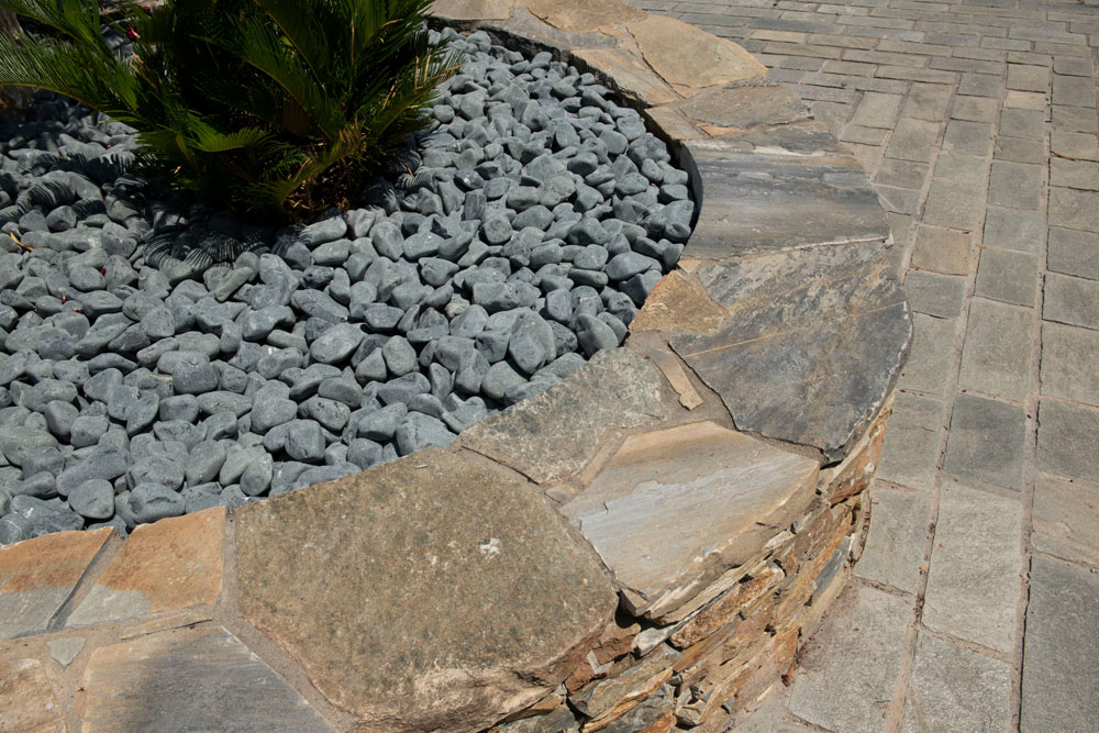 AKROLITHOS PEBBLE ROCK DARK 6-10CM 20KG