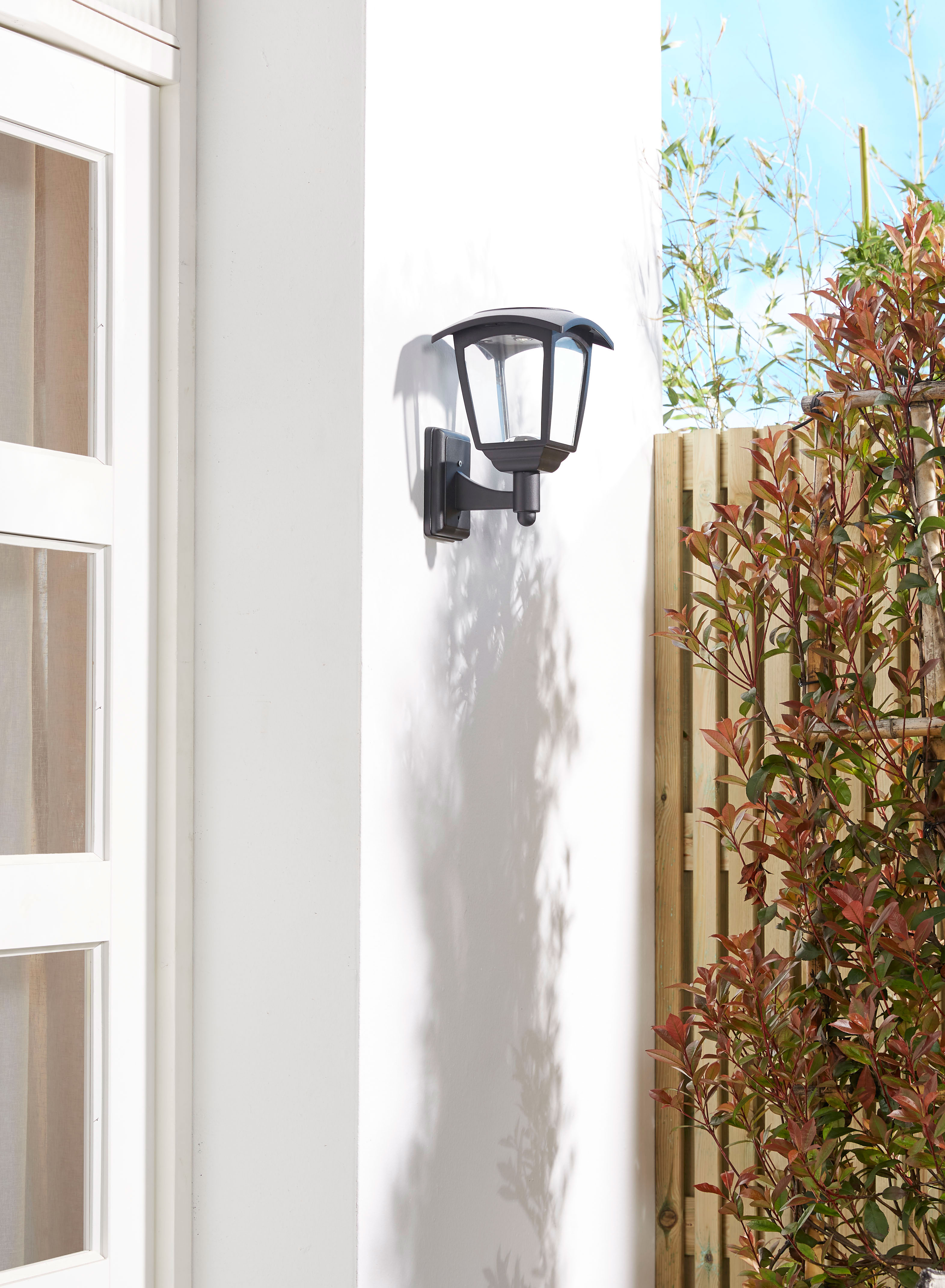 LUXFORM LIGHTING HYBRID SOLAR WALL LANTERN MINNESOTA