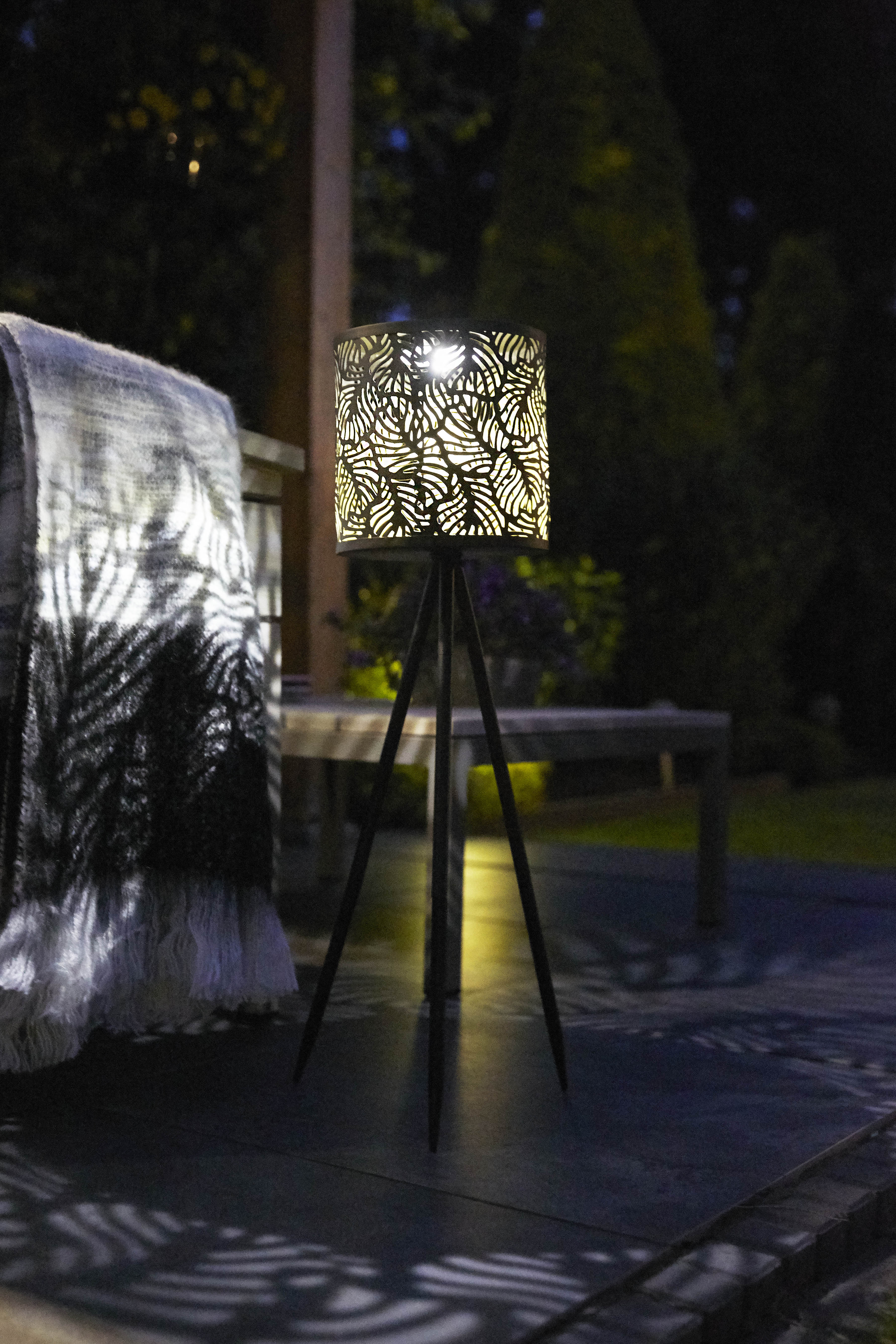 LUXFORM LIGHTING SOLAR FOREST PATIO LIGHT TRIPOD