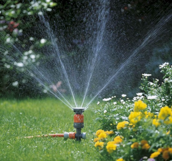 GARDENA COMFORT CIRCULAR SPRAY SPRINKLER VARIO