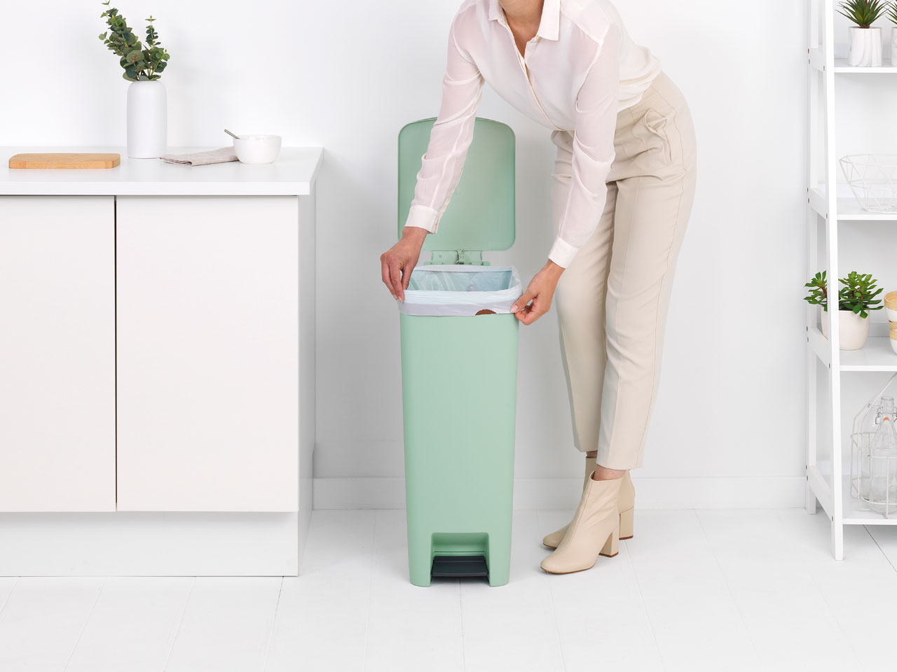 BRABANTIA STEPUP PEDAL BIN 40L MINT