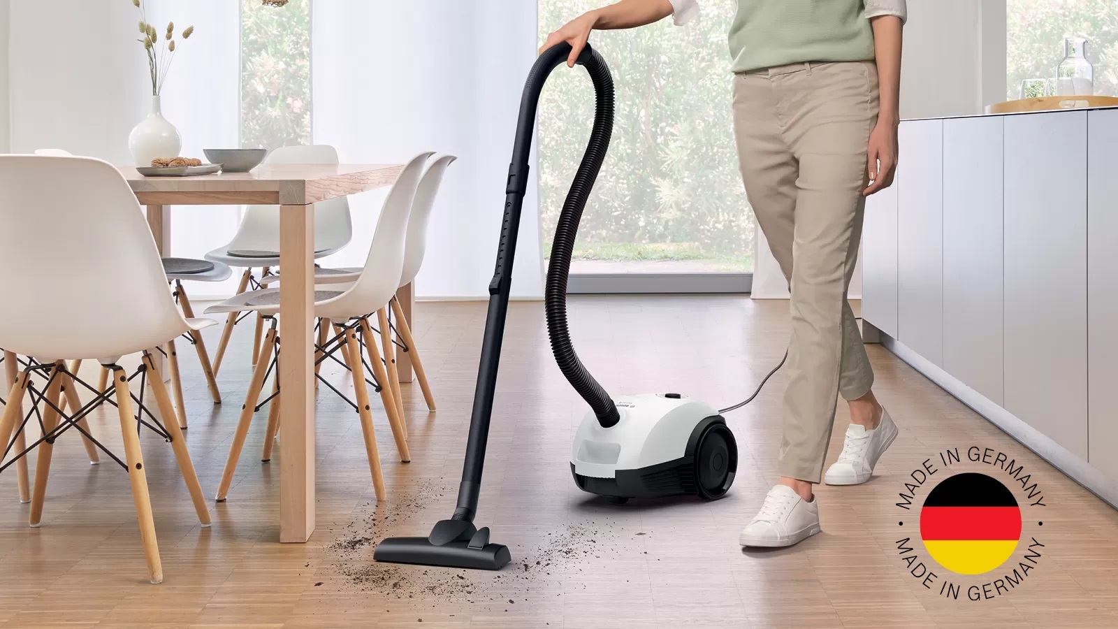 BOSCH BGLS2LW1 SERIE 2 VACUUM CLEANER WITH BAG - WHITE 600W