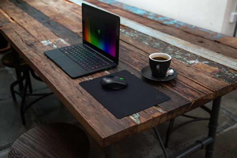 RAZER GOLIATHUS MOBILE STEALTH MOUSEMAT 270MM BLACK