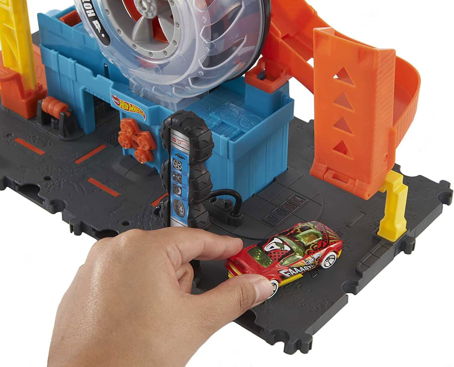 HOT WHEELS HDP02 CITY SUPER TWIST TIRE SHOP PLAYSET