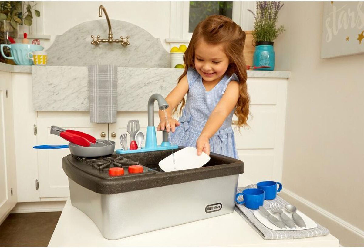 LITTLE TIKES APPLIANCES SINK AND STOVE