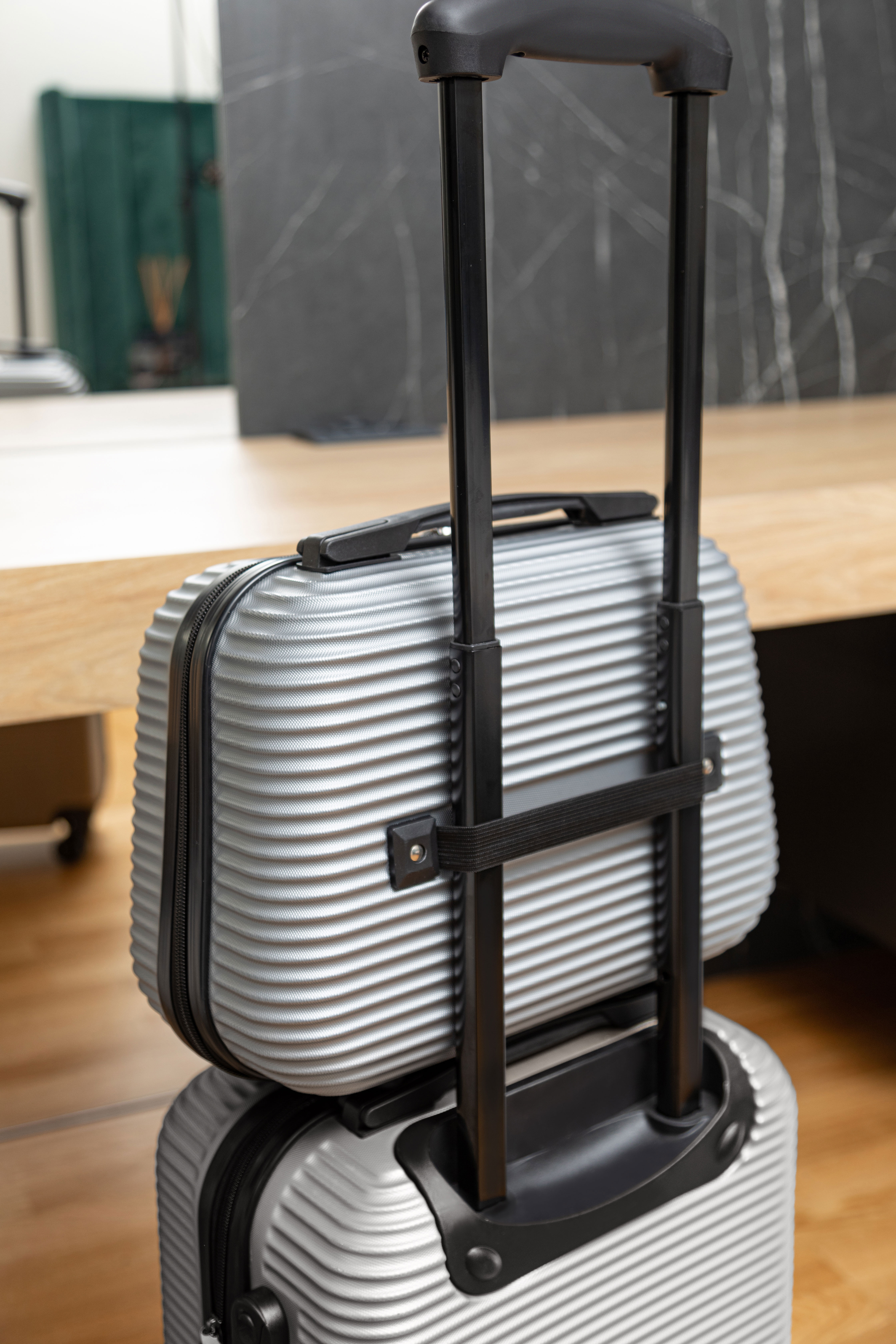 ARTISTI ITALIANI BERLIN LUGGAGE ABS USB 18