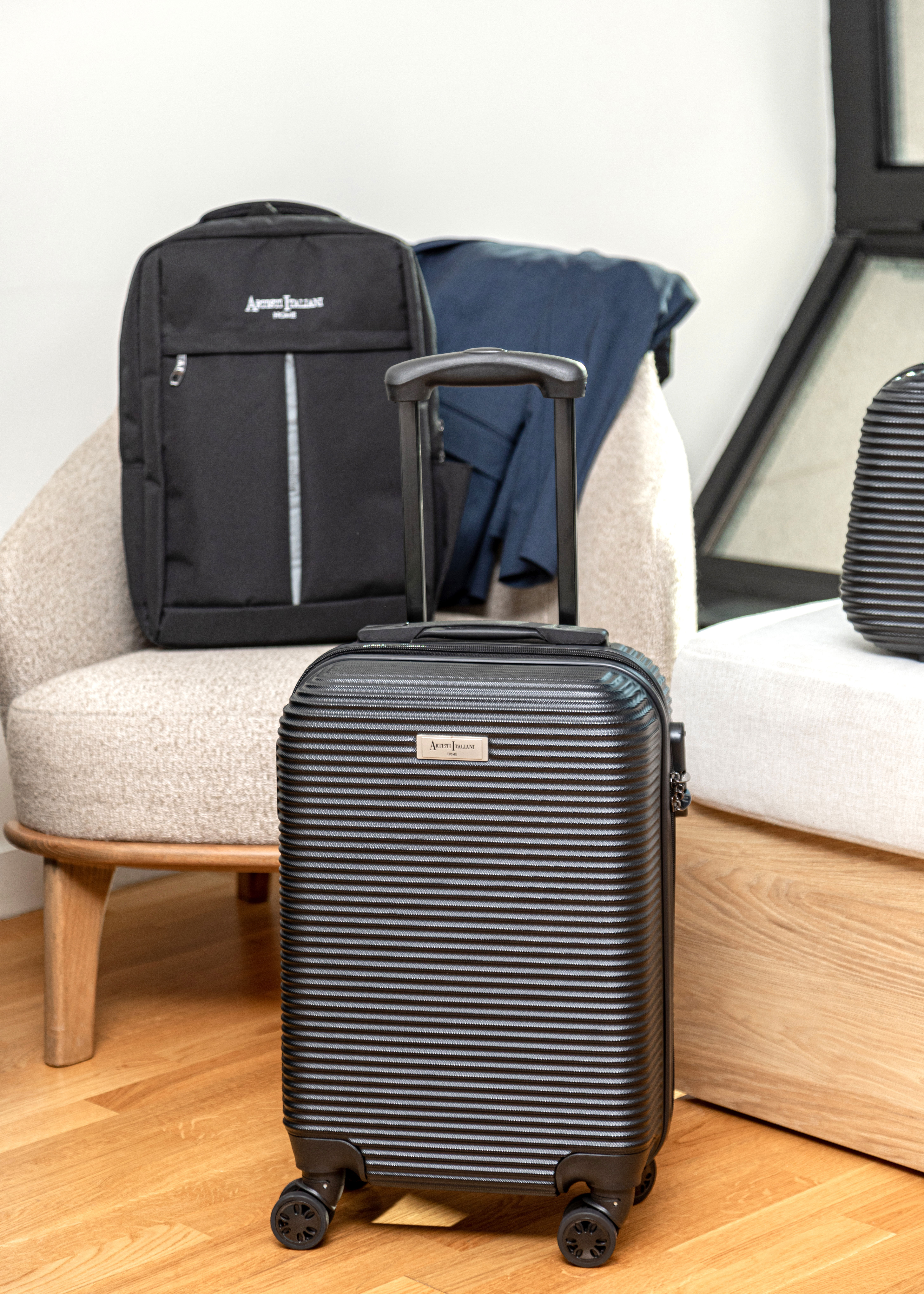 ARTISTI ITALIANI BERLIN LUGGAGE ABS USB 18