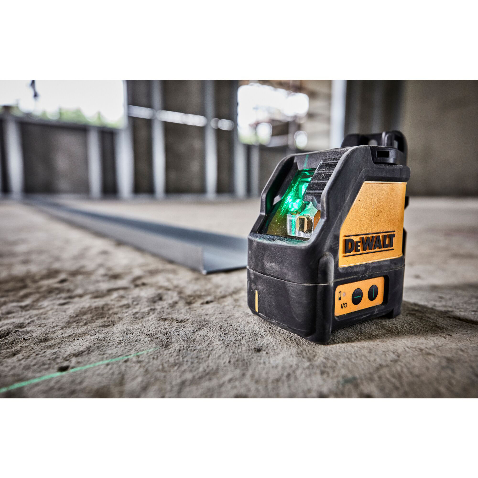 DEWALT DW088CG-XJ CROSS LINE GREEN LASER 20M