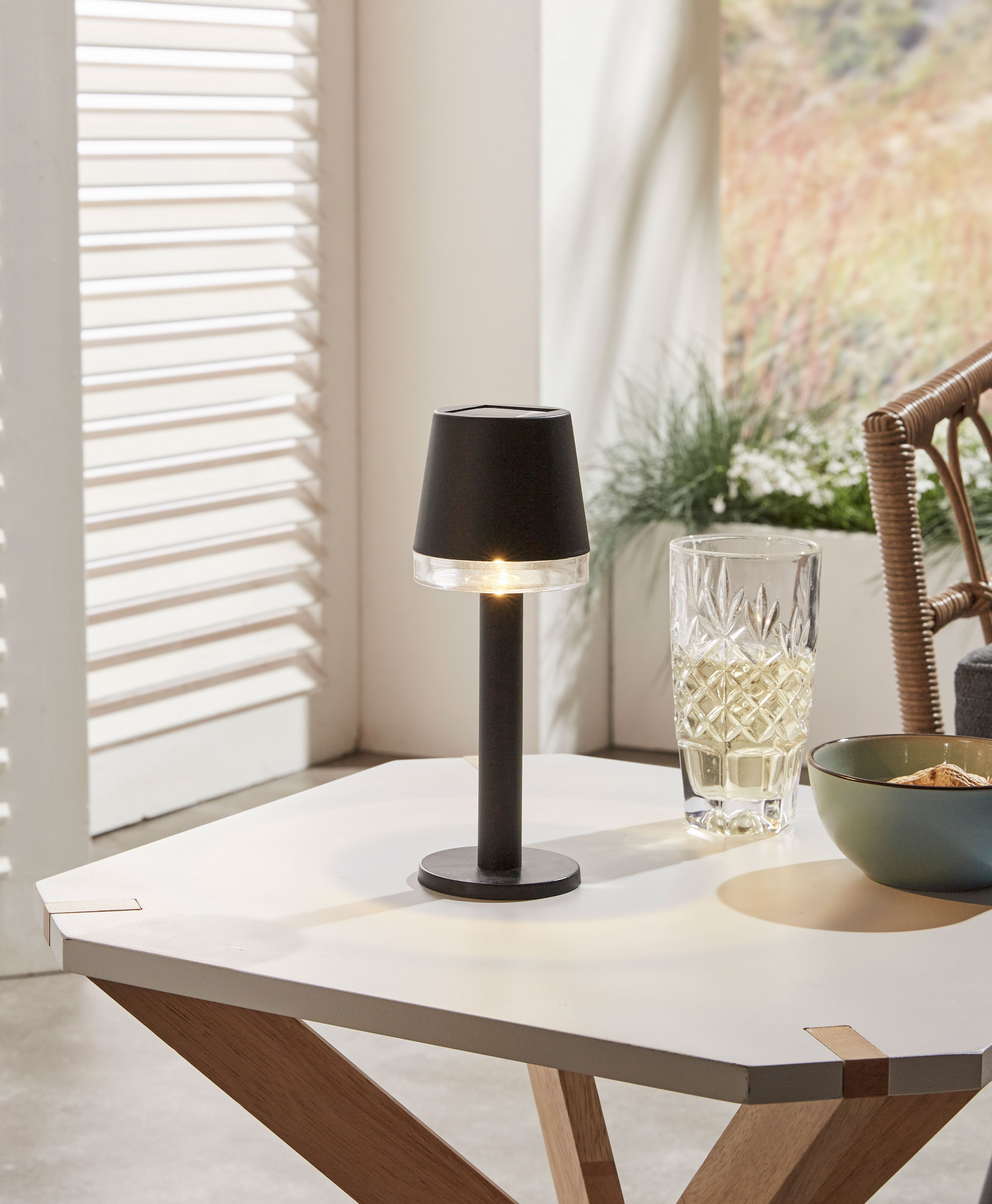 LUXFORM LIGHTING CALA D'OR TABLE SOLAR LIGHT